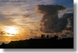 images/California/Cambria/ppl-silhouettes-n-sunset-w-clouds-1.jpg