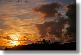 images/California/Cambria/ppl-silhouettes-n-sunset-w-clouds-4.jpg