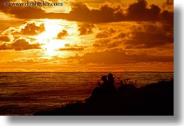 images/California/Cambria/ppl-silhouettes-n-sunset-w-clouds-5.jpg
