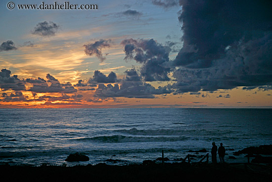 ppl-silhouettes-n-sunset-w-clouds-7.jpg