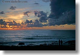 images/California/Cambria/ppl-silhouettes-n-sunset-w-clouds-7.jpg