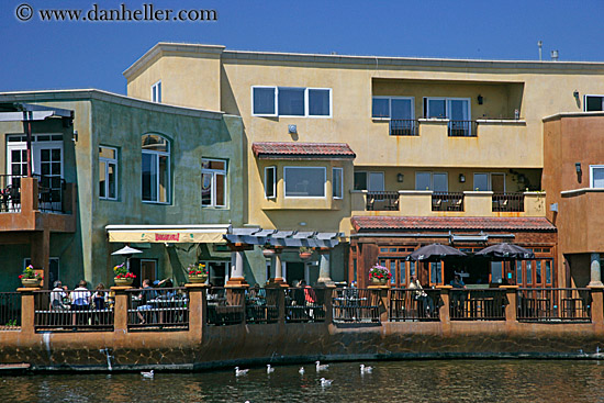 capitola-restaurants-on-water-02.jpg