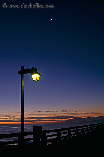 lamp-n-dusk-02.jpg