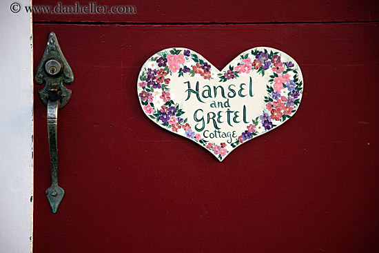 hansel-n-gretel-door.jpg