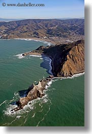 images/California/CoastalViews/Coastline/highway-n-rocky-coast-12.jpg