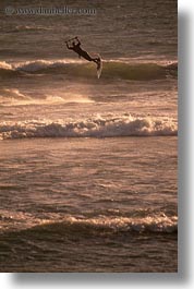 images/California/CoastalViews/KiteSurfing/kite-surfing-03.jpg