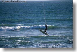 images/California/CoastalViews/KiteSurfing/kite-surfing-04.jpg
