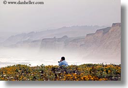 images/California/CoastalViews/People/flowers-n-cliffs-05.jpg