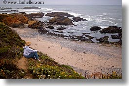 images/California/CoastalViews/People/jill-on-cliff.jpg