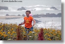 images/California/CoastalViews/People/kids-in-flowers-2.jpg