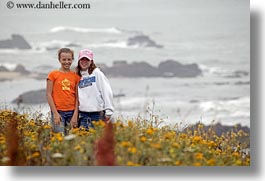 images/California/CoastalViews/People/kids-in-flowers-3.jpg