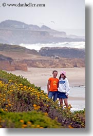 images/California/CoastalViews/People/kids-in-flowers-5.jpg