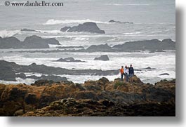 images/California/CoastalViews/People/kids-on-rocks-1.jpg