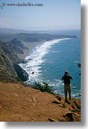 images/California/CoastalViews/People/man-photographing-coastline.jpg
