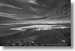 images/California/DeathValley/Badwater/badwater-0016-bw.jpg