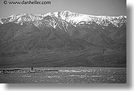 images/California/DeathValley/Badwater/badwater-flood-8-bw.jpg