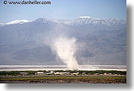 images/California/DeathValley/DevilsGolfCourse/dv-dust-devil.jpg