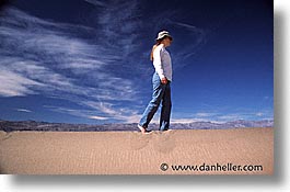 images/California/DeathValley/Dunes/dune-walk-1.jpg