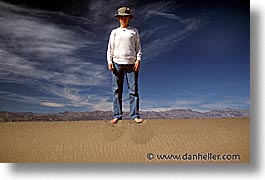 images/California/DeathValley/Dunes/dune-walk-3.jpg