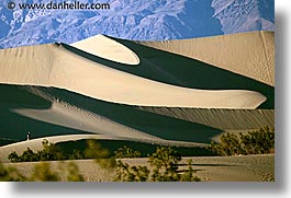 images/California/DeathValley/Dunes/dunes-n-mtns-3c.jpg
