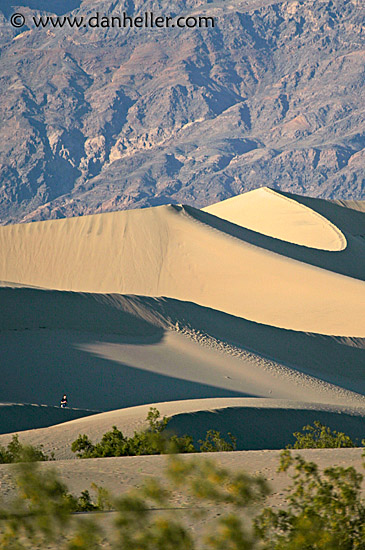 dunes-n-mtns-4.jpg