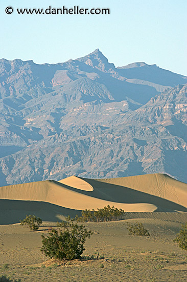 dunes-n-mtns-9.jpg