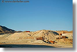 images/California/DeathValley/Misc/old-mining-gear.jpg