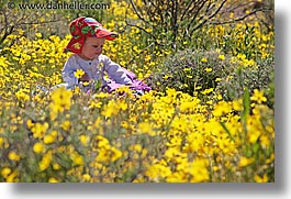 images/California/DeathValley/Wildflowers/People/jack-n-wildflowers-1.jpg