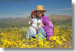 images/California/DeathValley/Wildflowers/People/jnj-wildflowers-2b.jpg