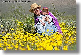 images/California/DeathValley/Wildflowers/People/jnj-wildflowers-2c.jpg