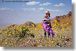 images/California/DeathValley/Wildflowers/People/jnj-wildflowers-5.jpg