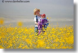 images/California/DeathValley/Wildflowers/People/jnj-wildflowers-7c.jpg
