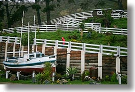 images/California/Gorda/boat-n-white-fence-01.jpg