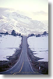 images/California/Highways/snowy-road02.jpg
