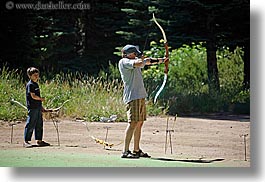 images/California/KingsCanyon/Archery/man-w-archery-bow-n-arrow-5.jpg