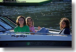 images/California/KingsCanyon/Kids/girls-in-boat.jpg