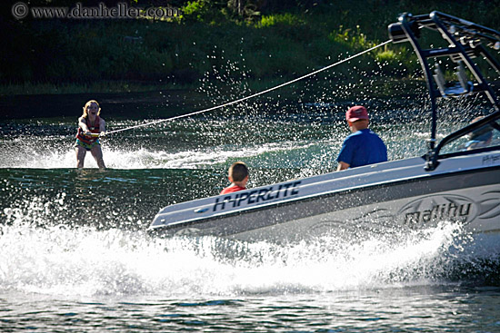 emma-waterskiing-2.jpg