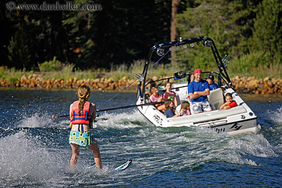 emma-waterskiing-5.jpg