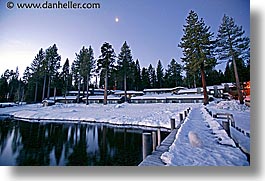 images/California/LakeTahoe/Dawn/moon-houses-snow-dawn-1.jpg
