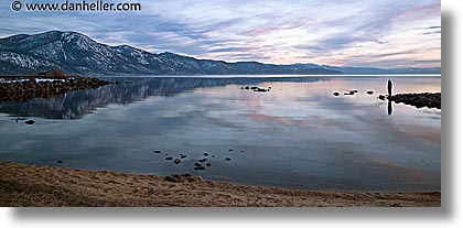 images/California/LakeTahoe/Dusk/lake-snow-sunset-11-pano.jpg
