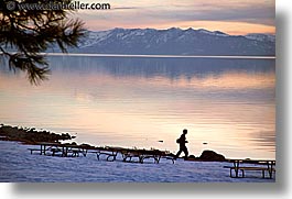 images/California/LakeTahoe/Dusk/lake-snow-sunset-4.jpg