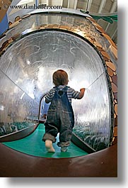 images/California/Marin/DiscoveryMuseum/toddler-in-water-tunnel-3.jpg