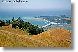 images/California/Marin/Headlands/hikers-on-hilltop-2.jpg