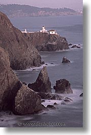 images/California/Marin/PointBonita/lighthouse-rocks.jpg