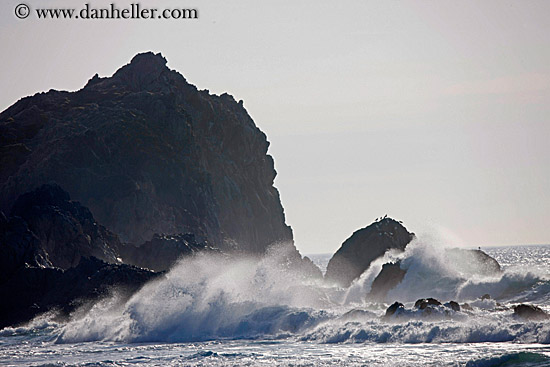 ocean-waves-n-rocks-01.jpg