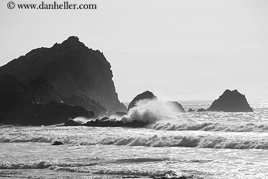 ocean-waves-n-rocks-04-bw.jpg