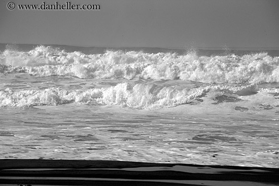 ocean-waves-n-rocks-07-bw.jpg