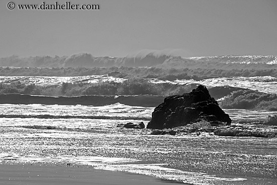 ocean-waves-n-rocks-08-bw.jpg