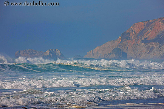 ocean-waves-n-rocks-10.jpg