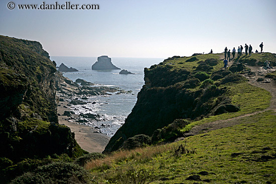 hikers-on-bluff-ledge-2.jpg